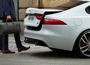 Powered gesture tailgate